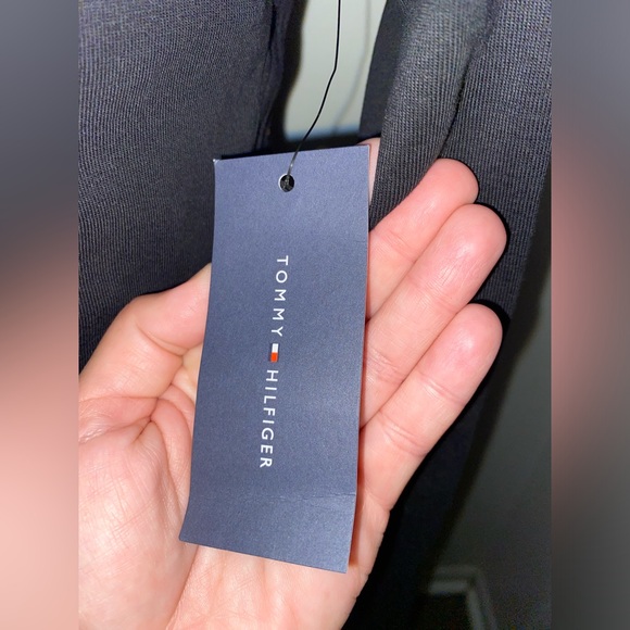 Tommy Hilfiger scoop neck l/s flag tee - Picture 6 of 9